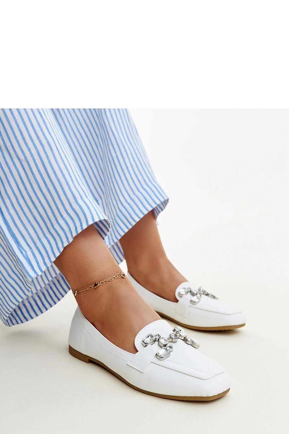   Białe mokasyny z cyrkonową klamerką Mali - Solea 
