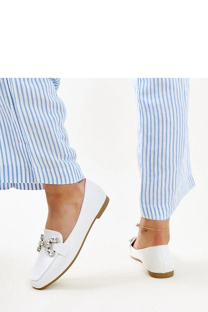   Białe mokasyny z cyrkonową klamerką Mali - Solea 