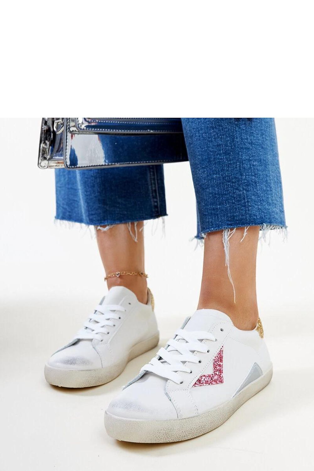   Białe sneakersy z efektem ,,znoszenia`` Gombola - Solea 