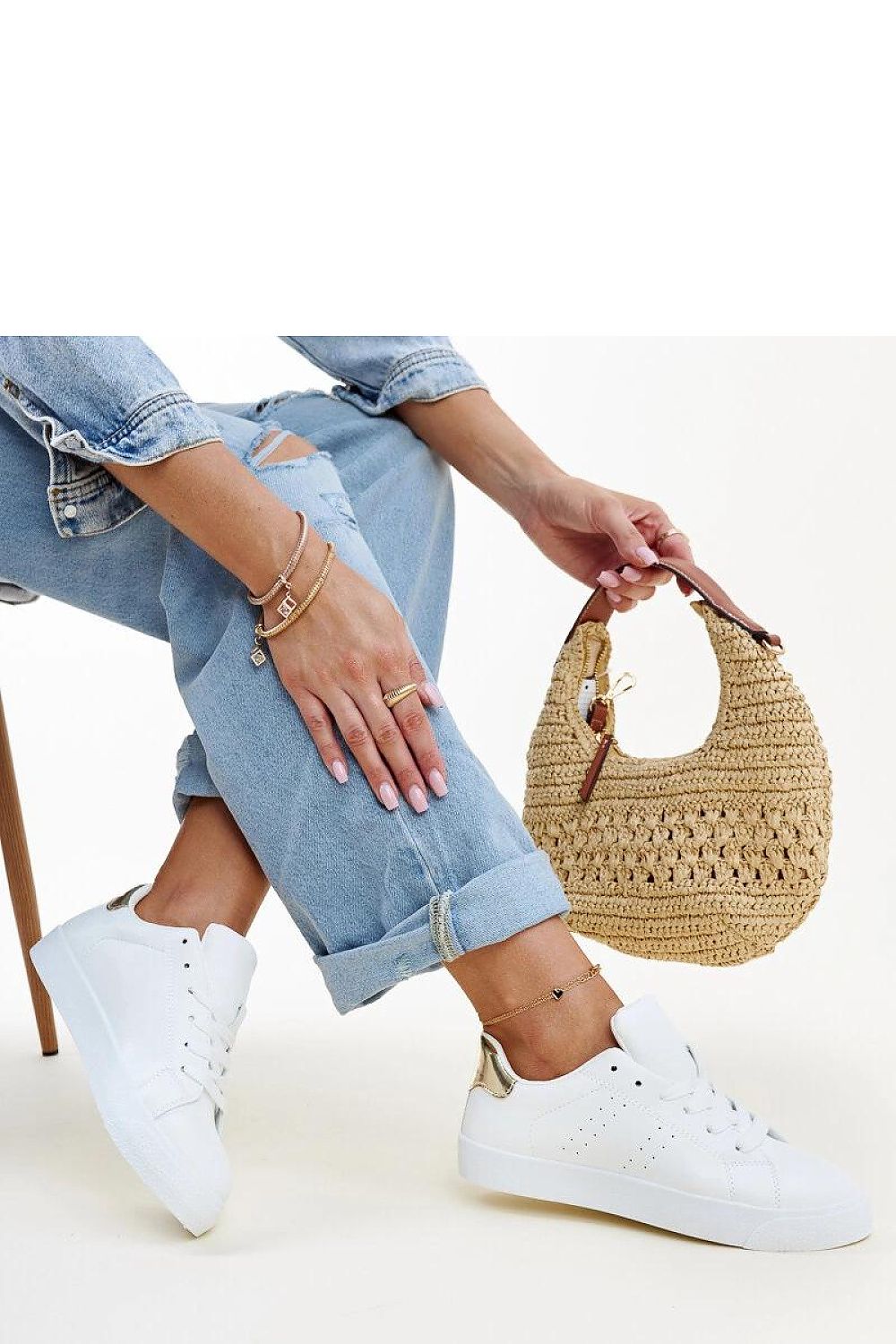   Biało-złote sneakersy Akila - Solea 