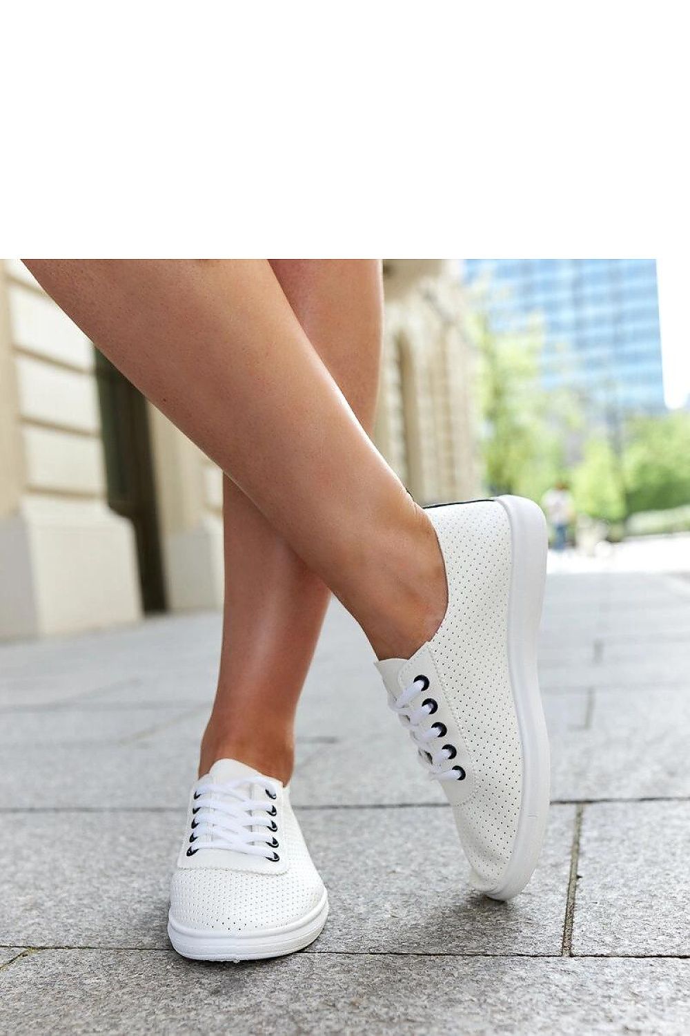   Białe ażurowe tenisówki Katinka - Solea 