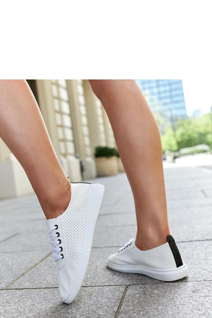   Białe ażurowe tenisówki Katinka - Solea 