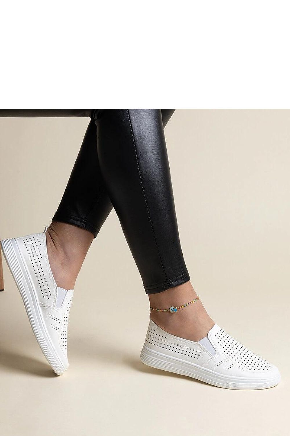   Białe ażurowe wsuwane tenisówki Dafina - Solea 