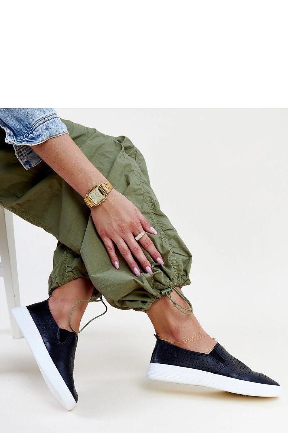   Czarne ażurowe wsuwane tenisówki Dafina - Solea 