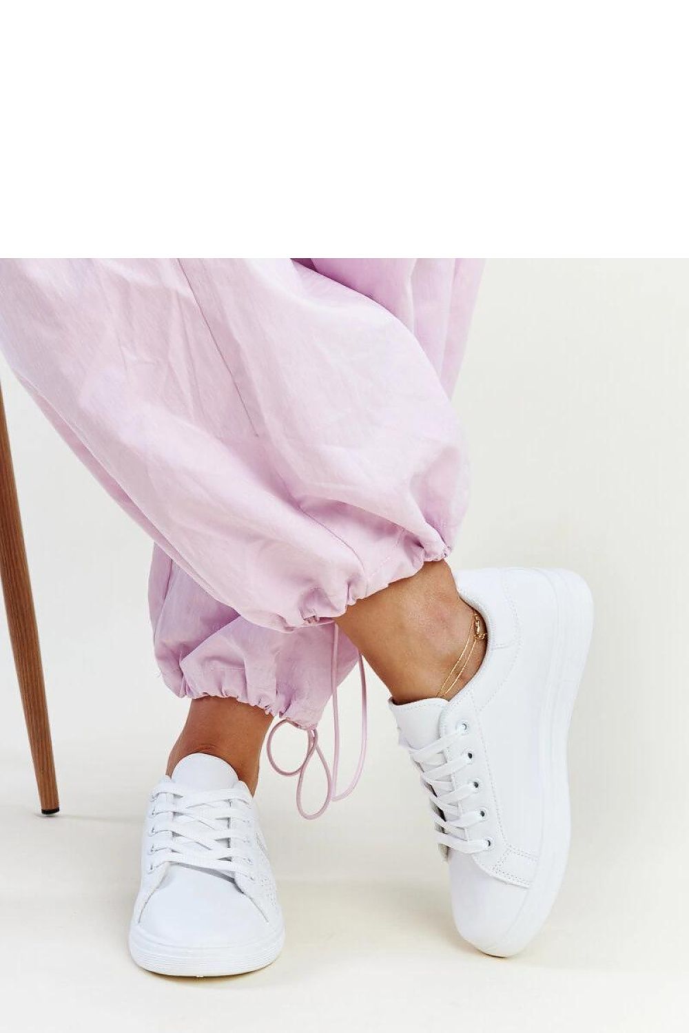   Białe sneakersy eko skóra Berdine - Solea 