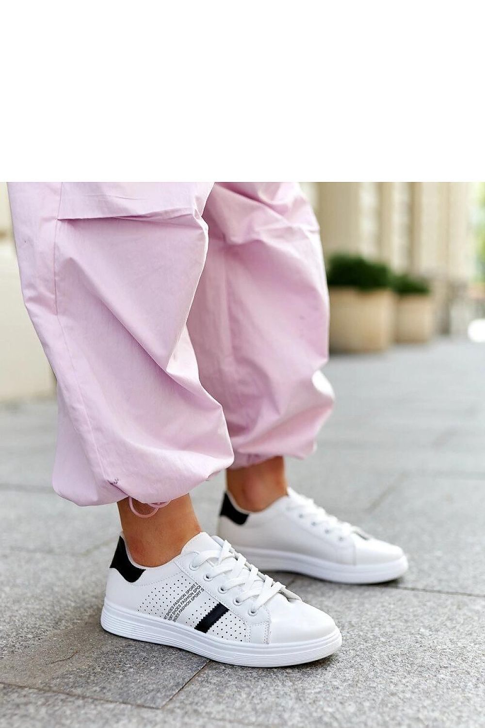   Biało-czarne sneakersy eko skóra Berdine - Solea 