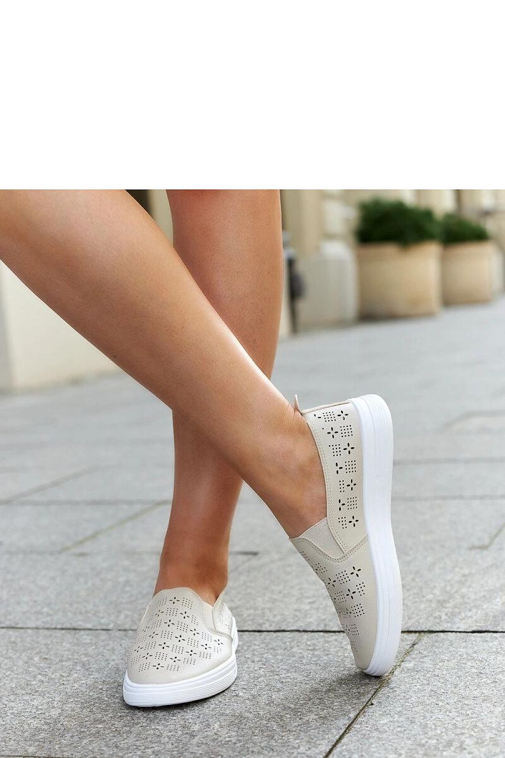   Beżowe wsuwane tenisówki Hilal - Solea 