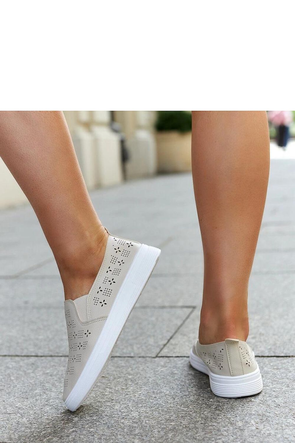   Beżowe wsuwane tenisówki Hilal - Solea 