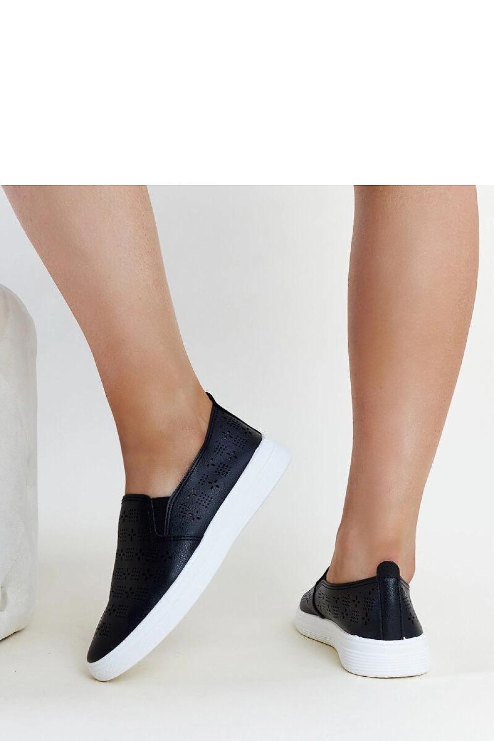   Czarne wsuwane tenisówki Hilal - Solea 