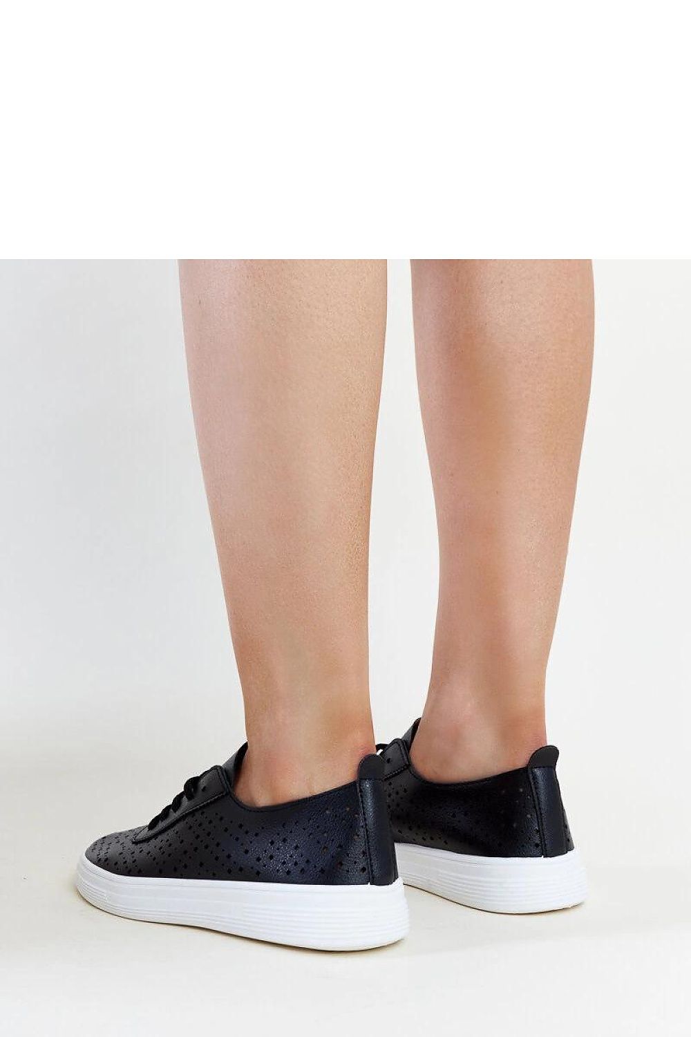   Czarne ażurowe tenisówki Manoek - Solea 