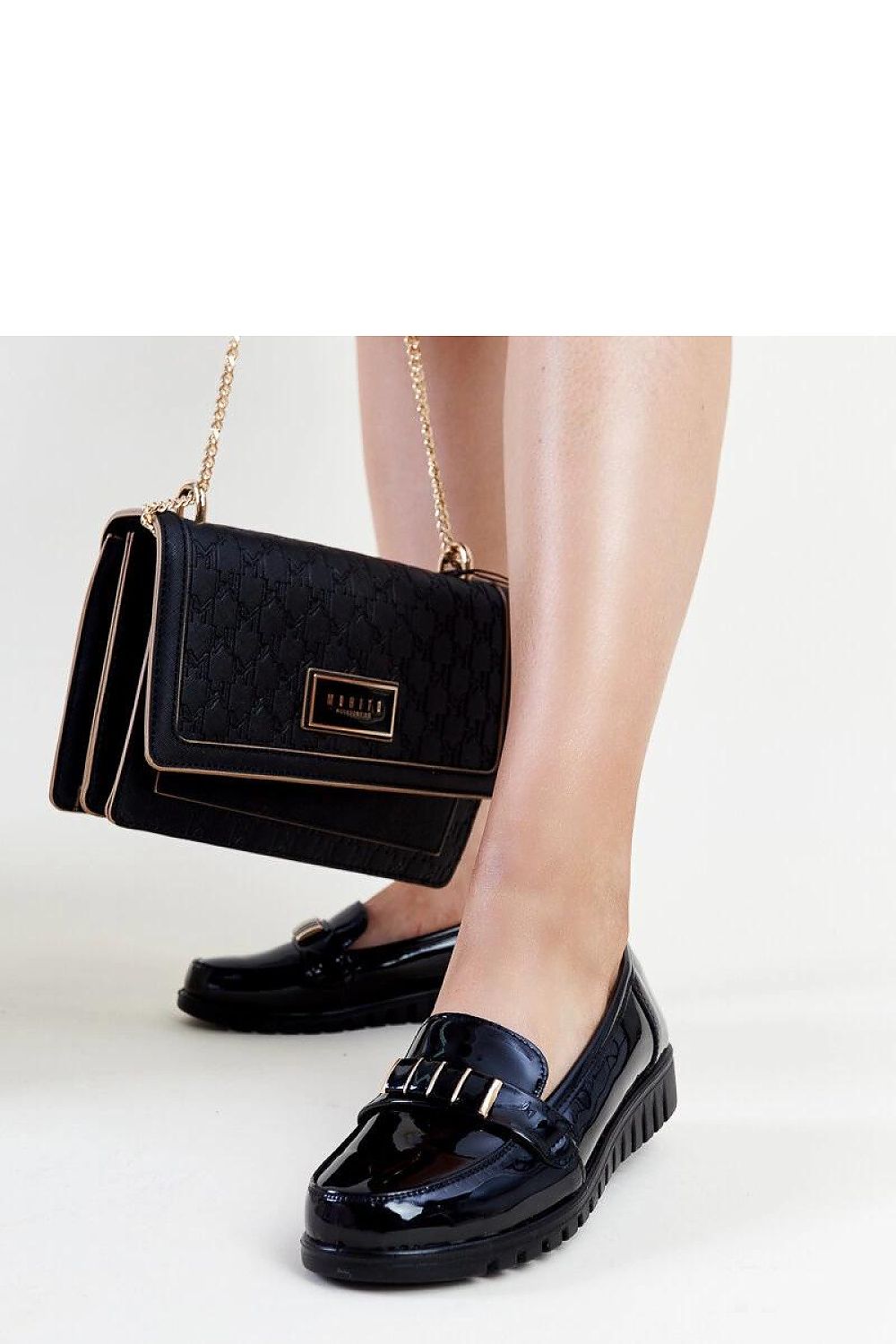   Czarne lakierowane mokasyny z ozdobnym paskiem Marlisa - Solea 