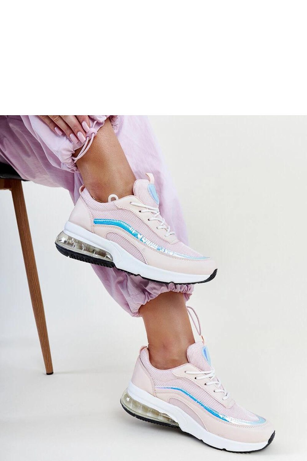   Różowe sneakersy z hologramem Jelka - Solea 