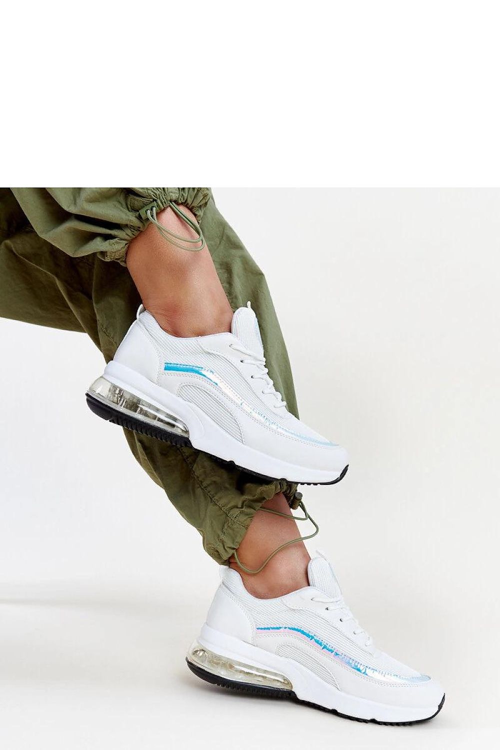   Białe sneakersy z hologramem Jelka - Solea 