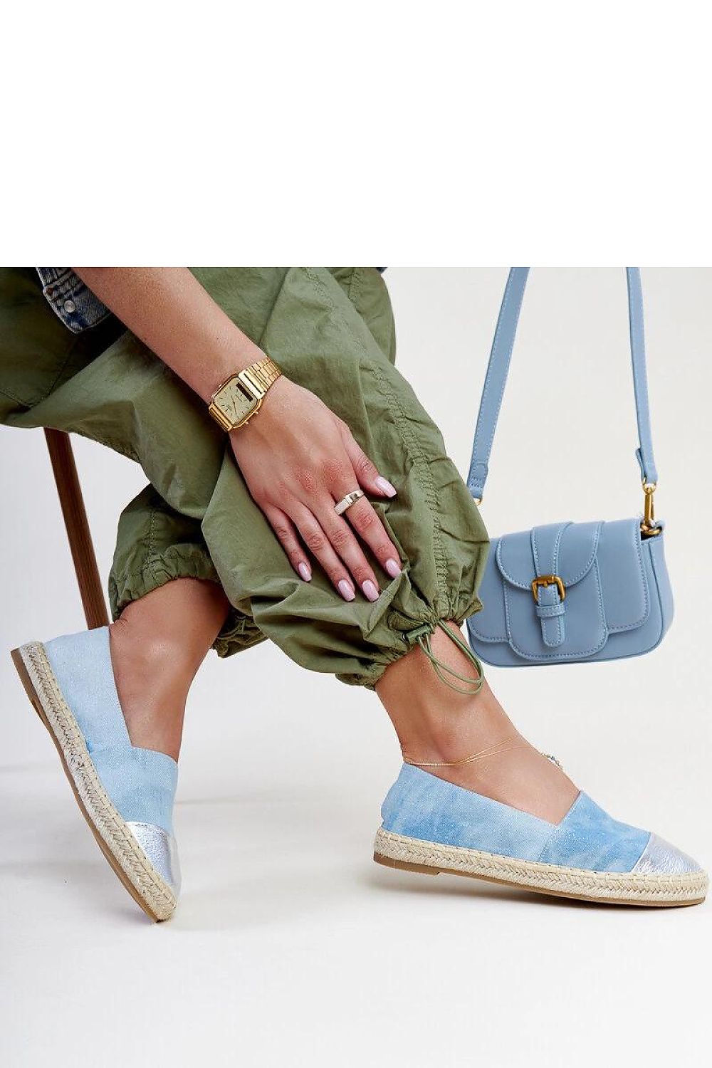   Niebiesko-srebrne błyszczące espadryle Surana - Solea 