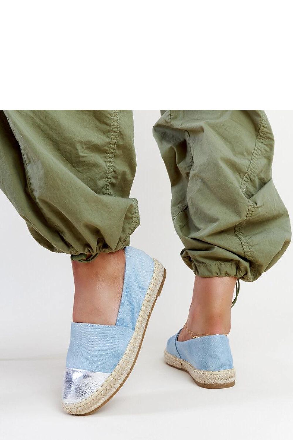   Niebiesko-srebrne błyszczące espadryle Surana - Solea 