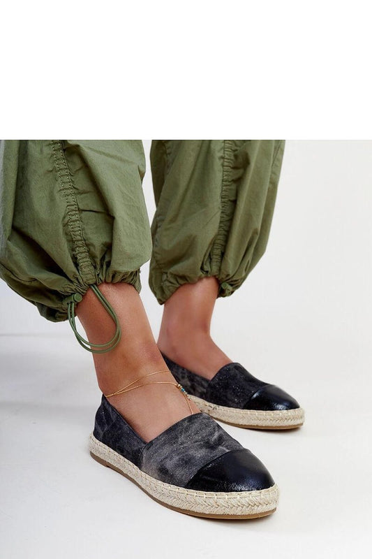   Czarne błyszczące espadryle Surana - Solea 