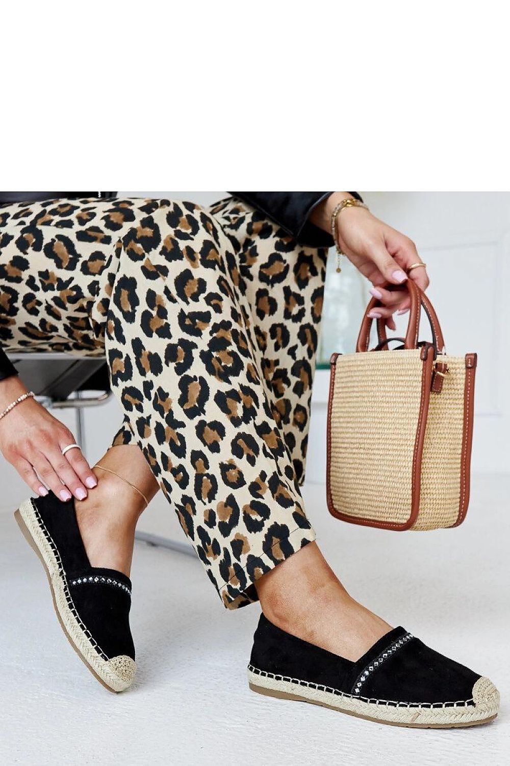   Czarne espadryle z cyrkoniami Abia - Solea 