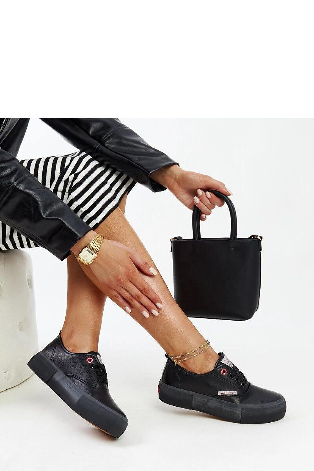   Czarne damskie trampki CROSS JEANS - Solea 