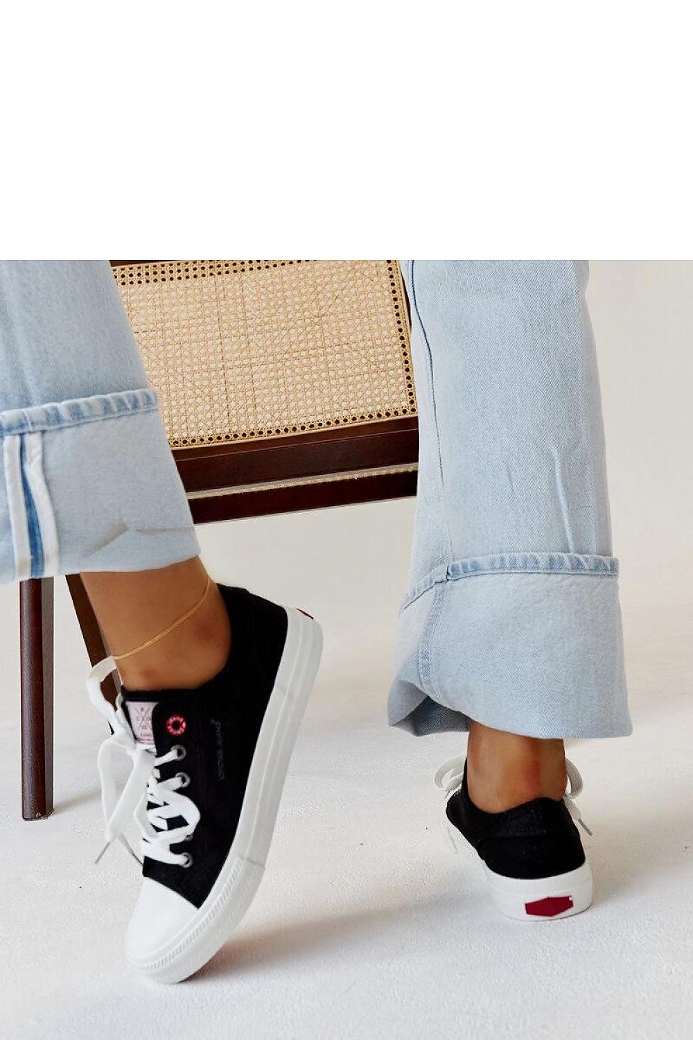   Czarne materiałowe damskie trampki CROSS JEANS - Solea 