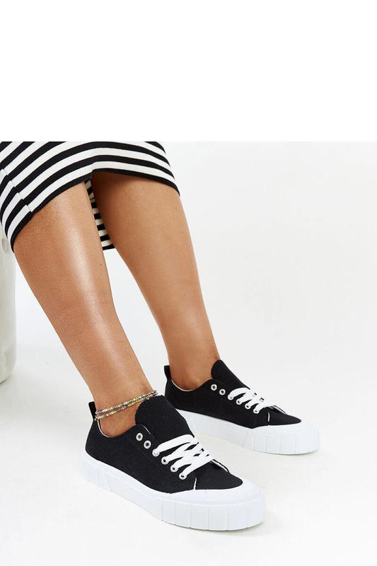   Czarne materiałowe trampki Eduarda - Solea 