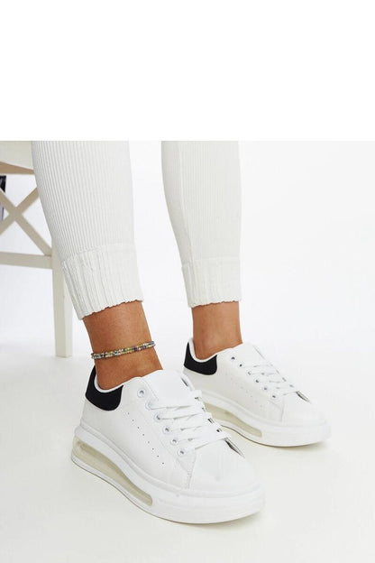   Białe sneakersy na wysokiej podeszwie Zrina - Solea 