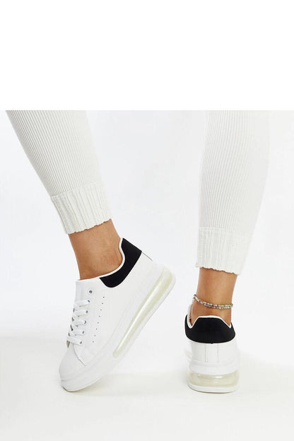   Białe sneakersy na wysokiej podeszwie Zrina - Solea 