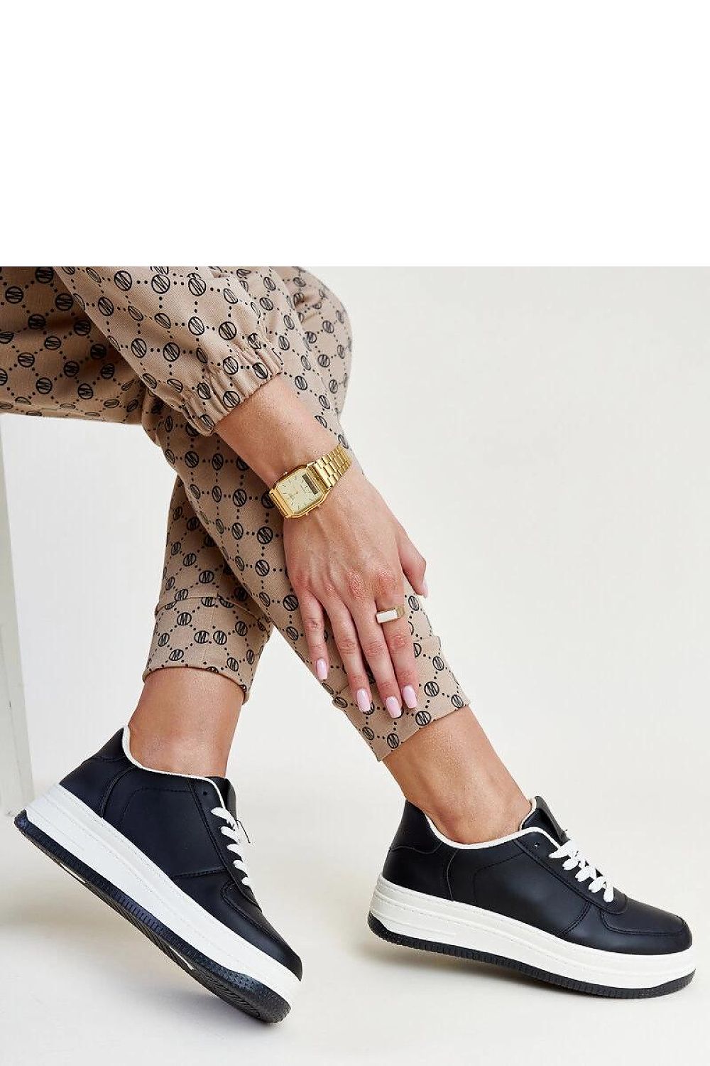   Czarne sneakersy na platformie Cvita - Solea 