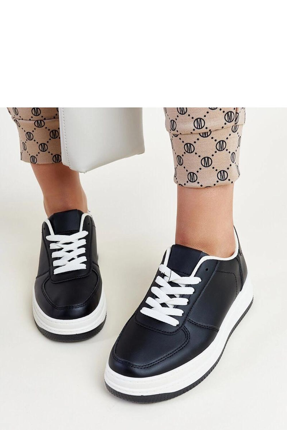   Czarne sneakersy na platformie Cvita - Solea 