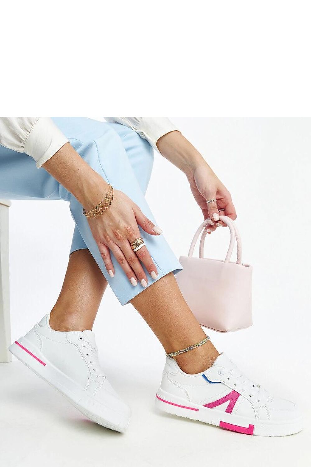   Białe sneakersy z różem Zorica - Solea 