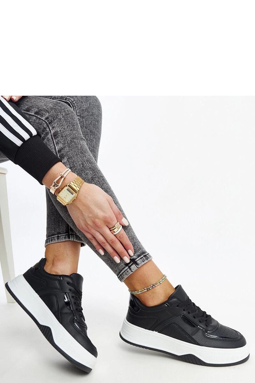   Czarne sneakersy na grubszej podeszwie Intisa - Solea 