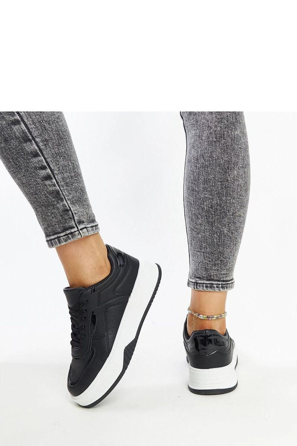   Czarne sneakersy na grubszej podeszwie Intisa - Solea 