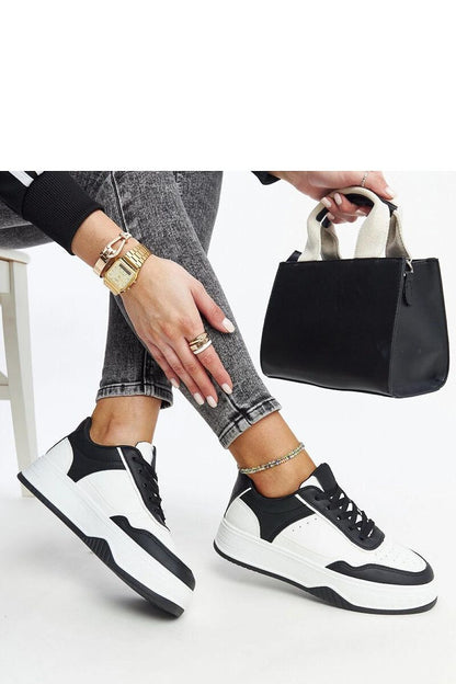   Biało-czarne sneakersy na grubszej podeszwie Rumai - Solea 