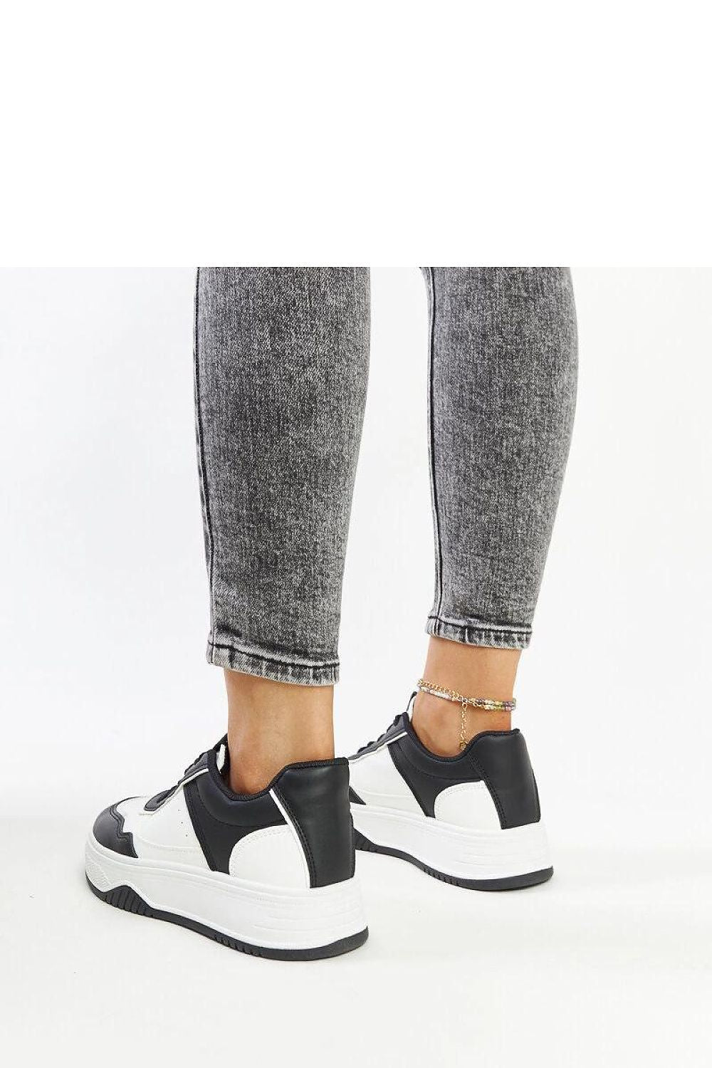   Biało-czarne sneakersy na grubszej podeszwie Rumai - Solea 