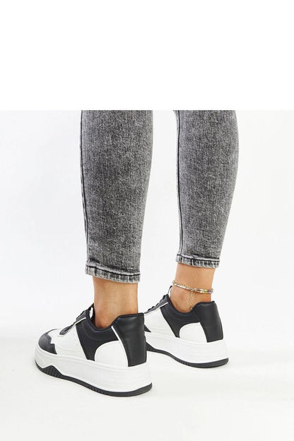   Biało-czarne sneakersy na grubszej podeszwie Rumai - Solea 