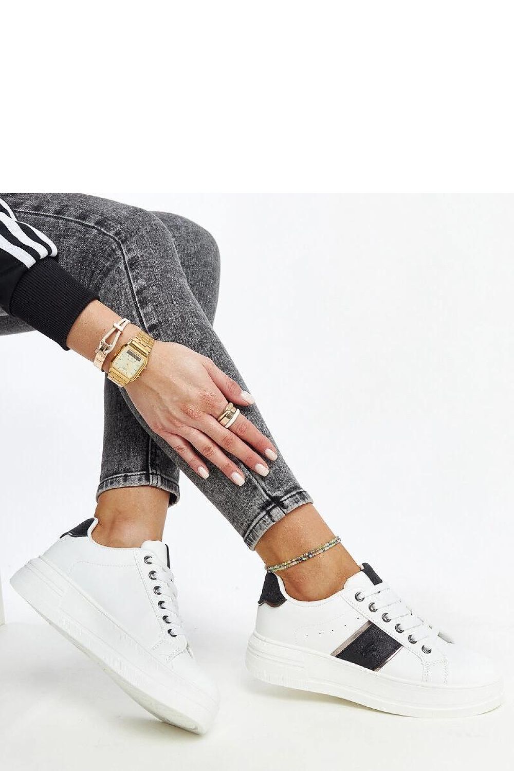   Biało-czarne sneakersy na grubszej podeszwie Finestra - Solea 