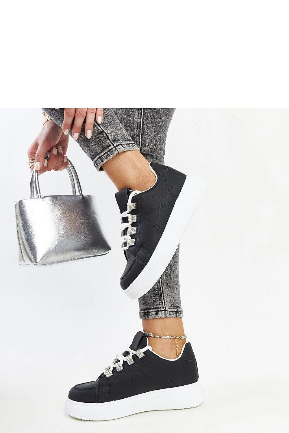   Czarne sneakersy na grubej podeszwie Walida - Solea 