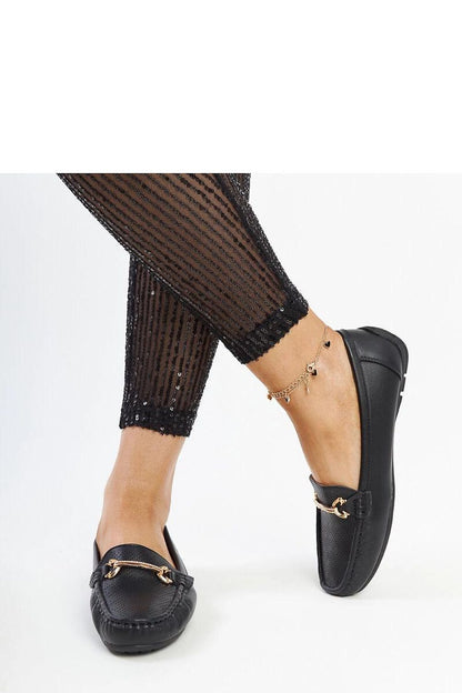   Czarne mokasyny z ozdobną klamerką Adila - Solea 