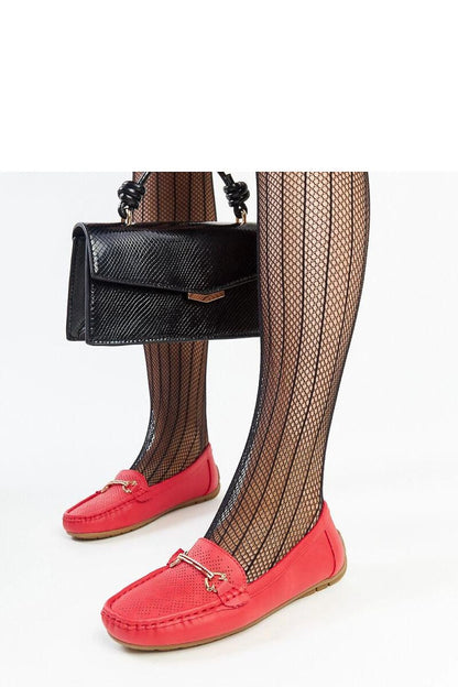   Czerwone mokasyny z ozdobną klamerką Adila - Solea 