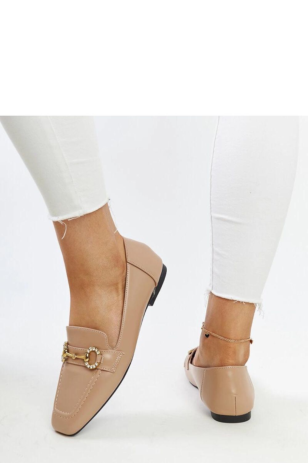   Beżowe mokasyny z klamerką Areebah - Solea 