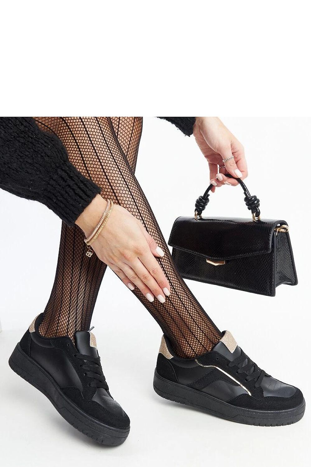   Czarny sneakersy na platformie Walda - Solea 