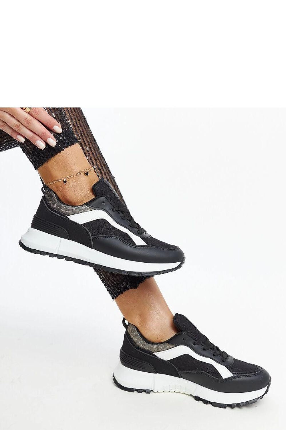   Czarne sneakersy na platformie z brokatem Evelia - Solea 