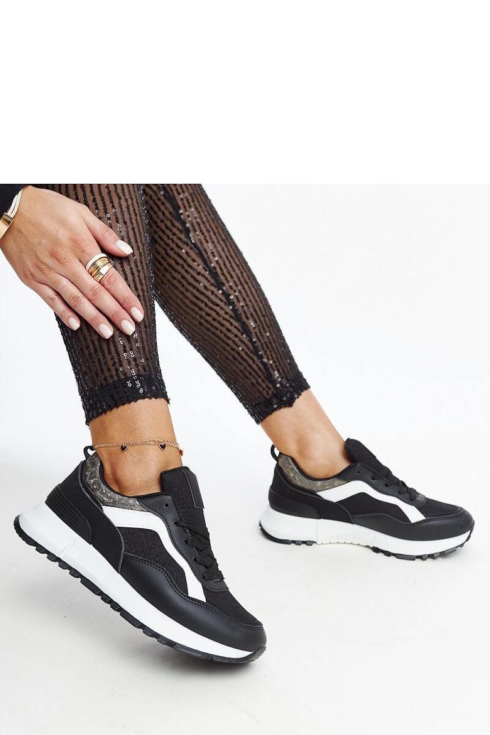   Czarne sneakersy na platformie z brokatem Evelia - Solea 