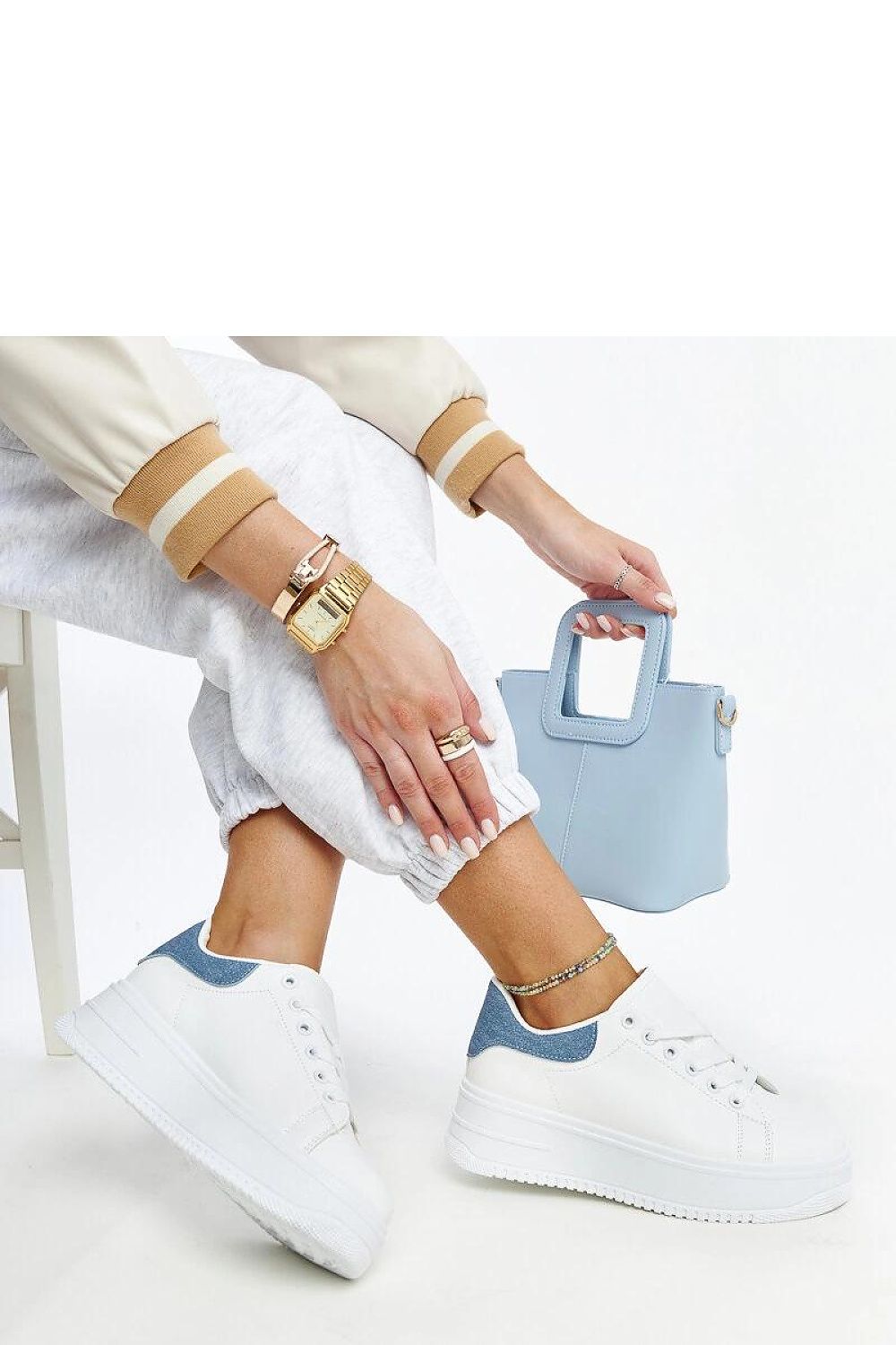   Białe buty sportowe na platformie Ottavia - Solea 