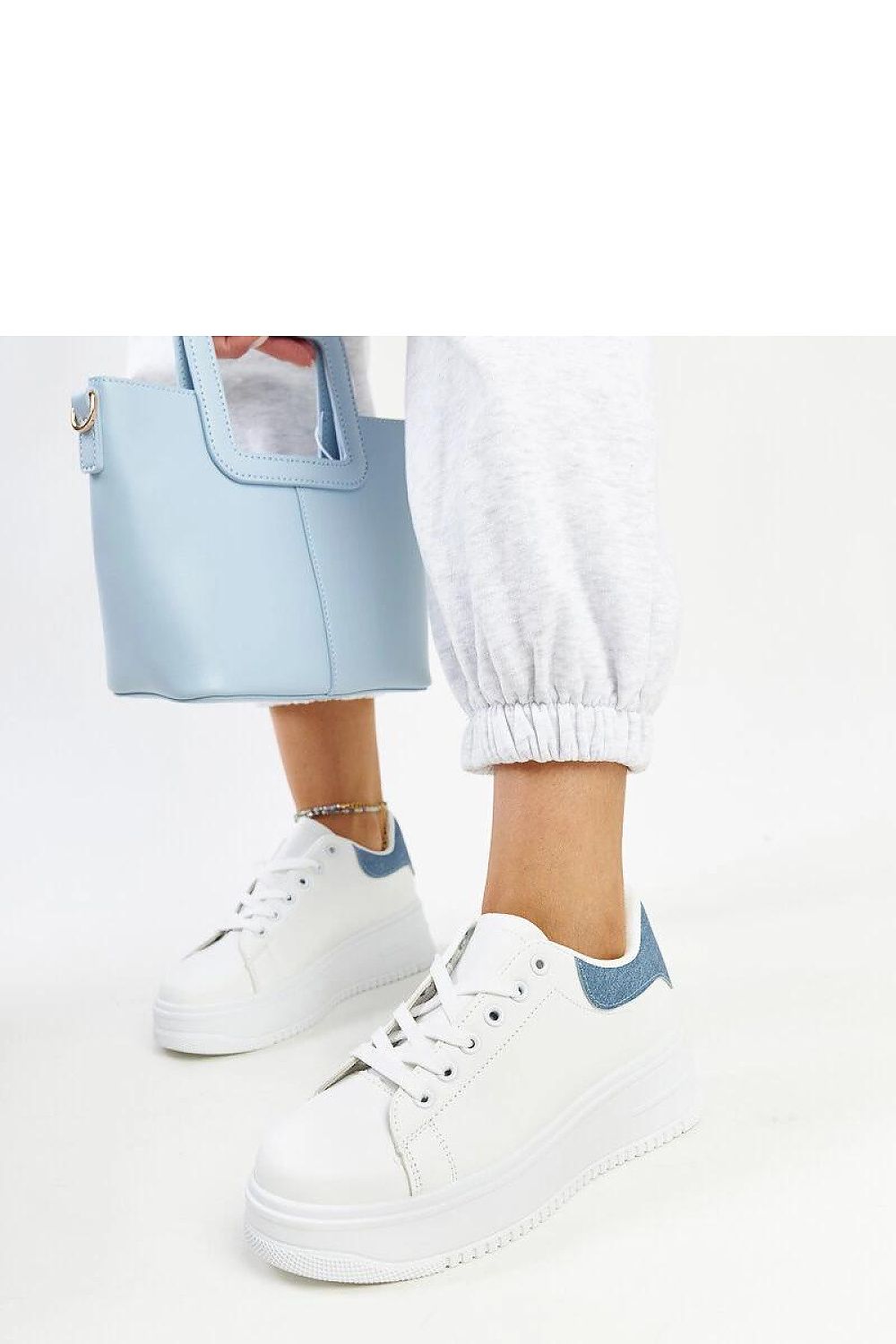   Białe buty sportowe na platformie Ottavia - Solea 