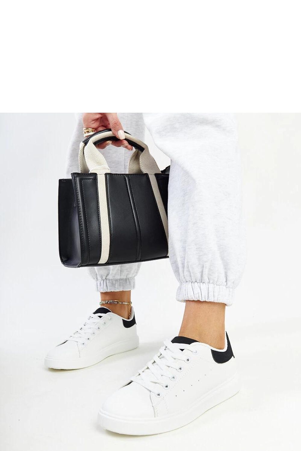   Biało-czarne trampki na platformie Ariam - Solea 