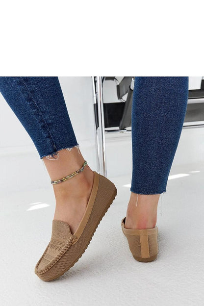   Beżowe materiałowe mokasyny Fiammetta - Solea 