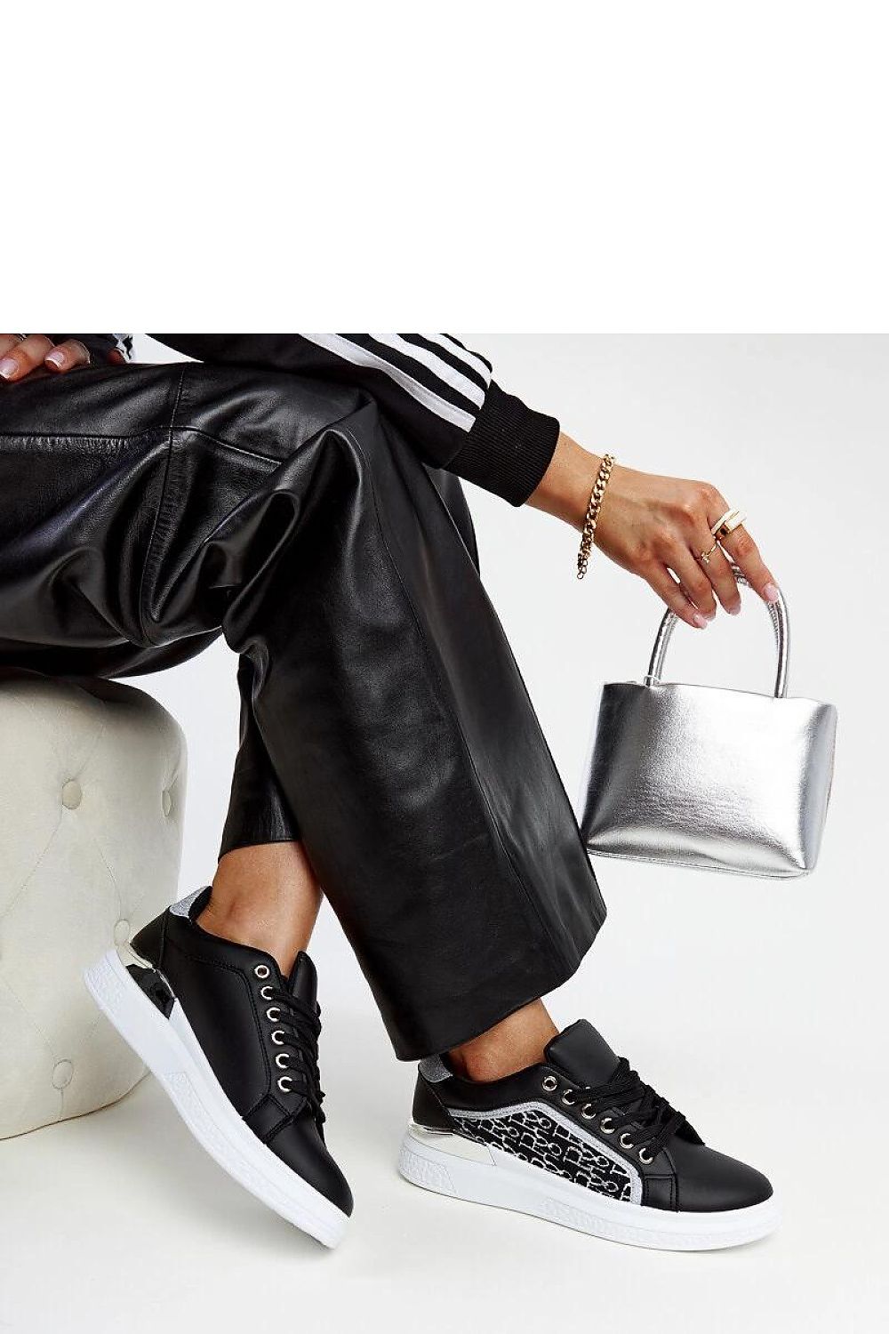   Czarne sneakersy na platformie z brokatem Fekete - Solea 