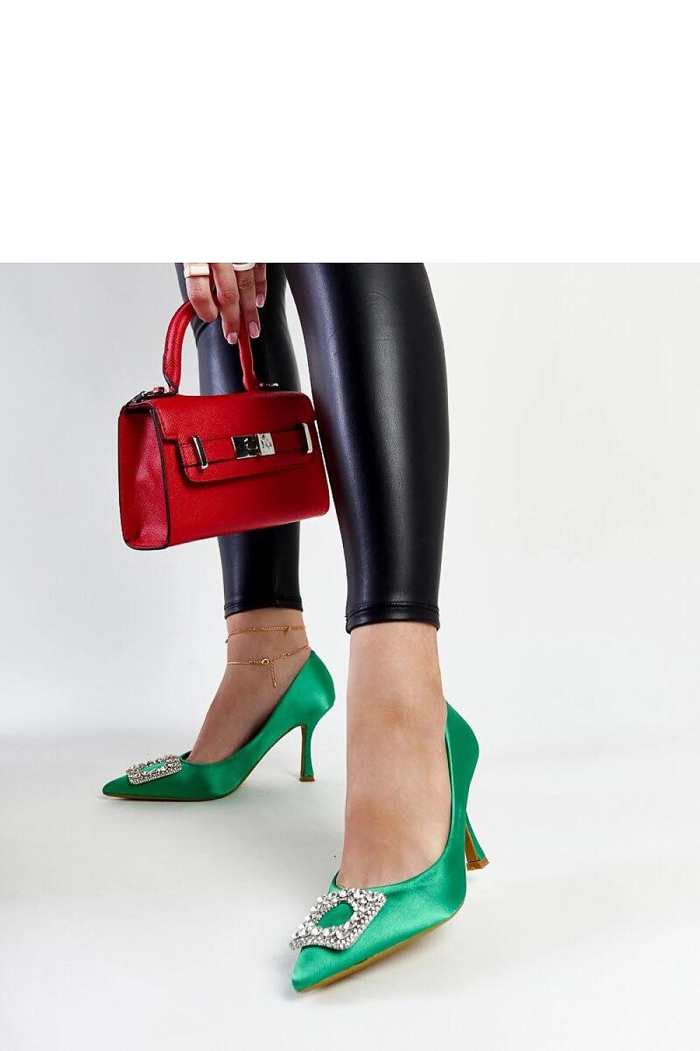   Zielone szpilki o satynowym wykończeniu z cyrkoniami Clemente - Solea 