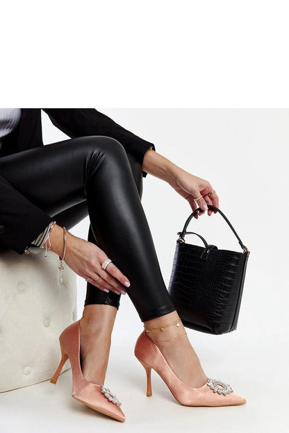   Beżowe szpilki o satynowym wykończeniu z cyrkoniami Susegana - Solea 