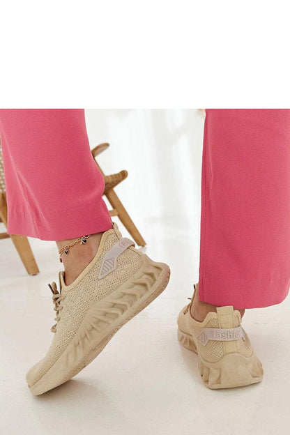   Beżowe materiałowe sneakersy Mira - Solea 